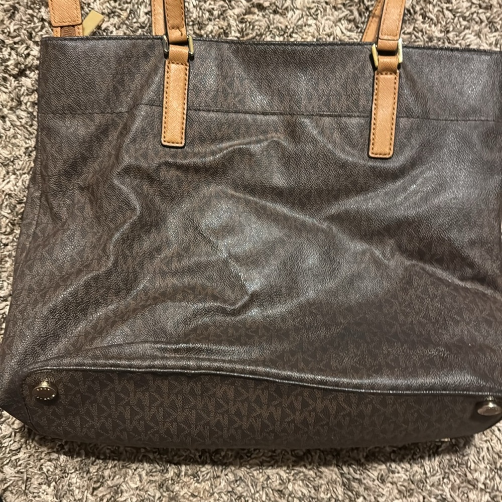 Handbag - Picture 2 of 2